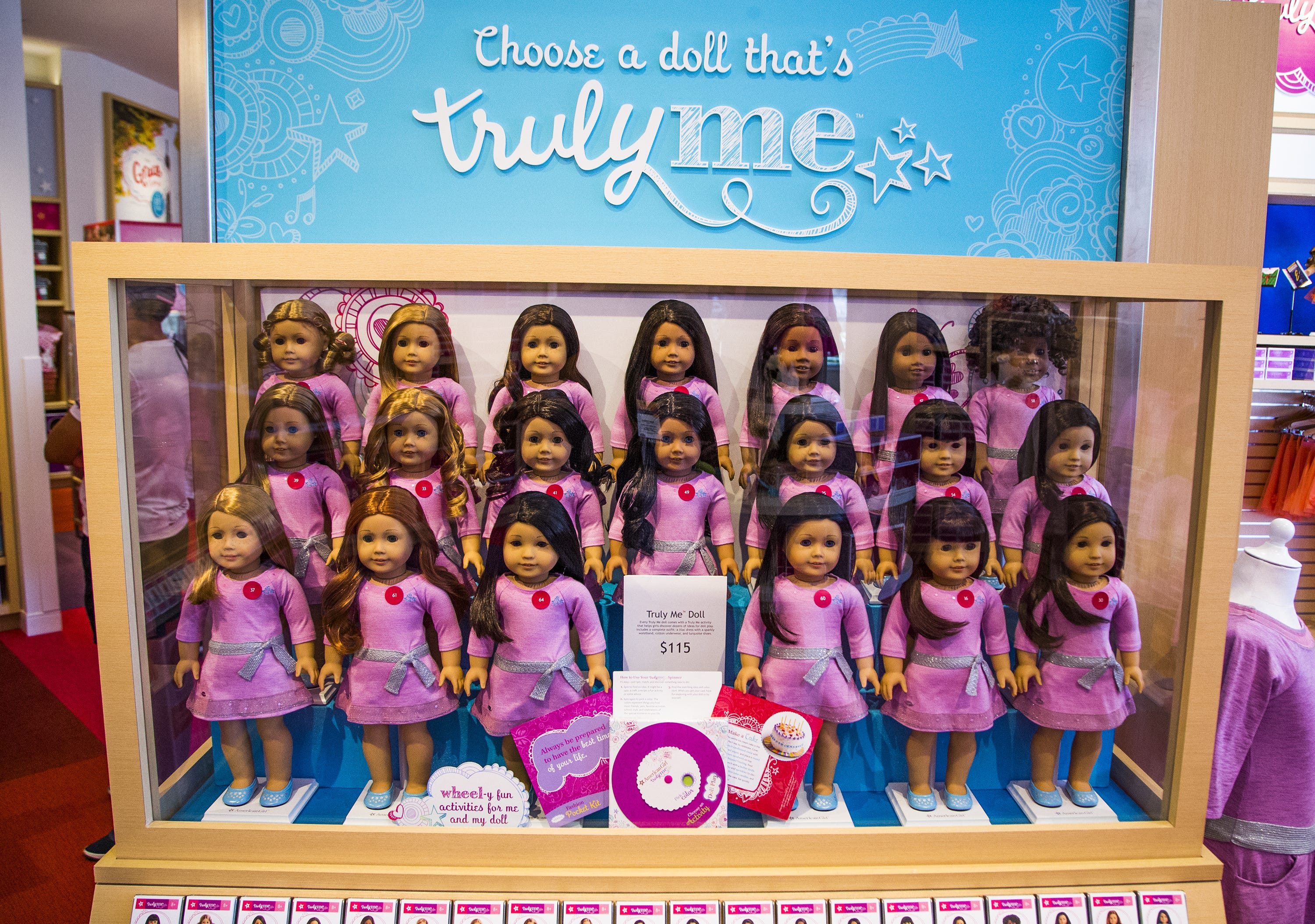 Dolls store. IOI куклы. Truly me куклы. American girl Doll Store. American girl Coffee shop куклы.